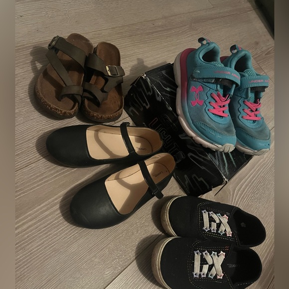 Girls Size 11 - Picture 1 of 1